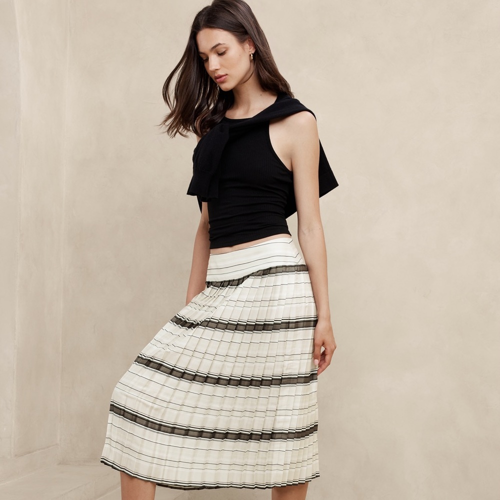 Polka Dot Pleated Midi Skirt 💃🏼